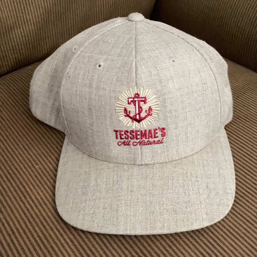 Tessemaes salad dressing SnapBack lightly used